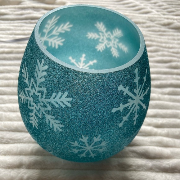 Scentsy Crystallize Blue Glitter Full Size Snowflake Warmer New in Box -Retired - Picture 2 of 7